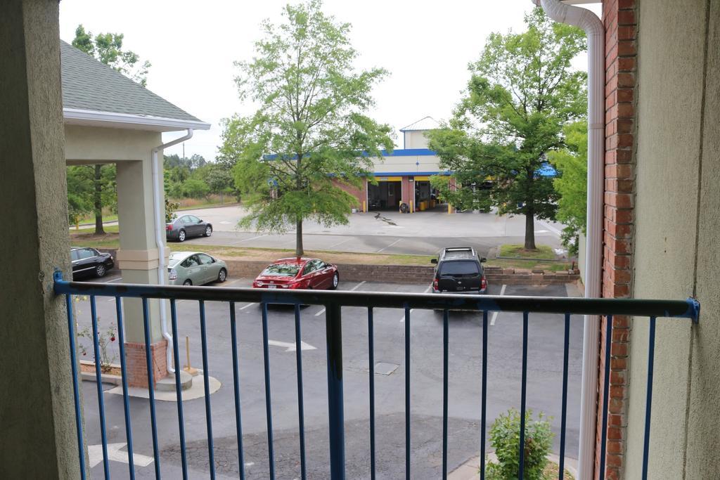 Magnolia Bay Hotel & Suites Jonesboro Exterior foto